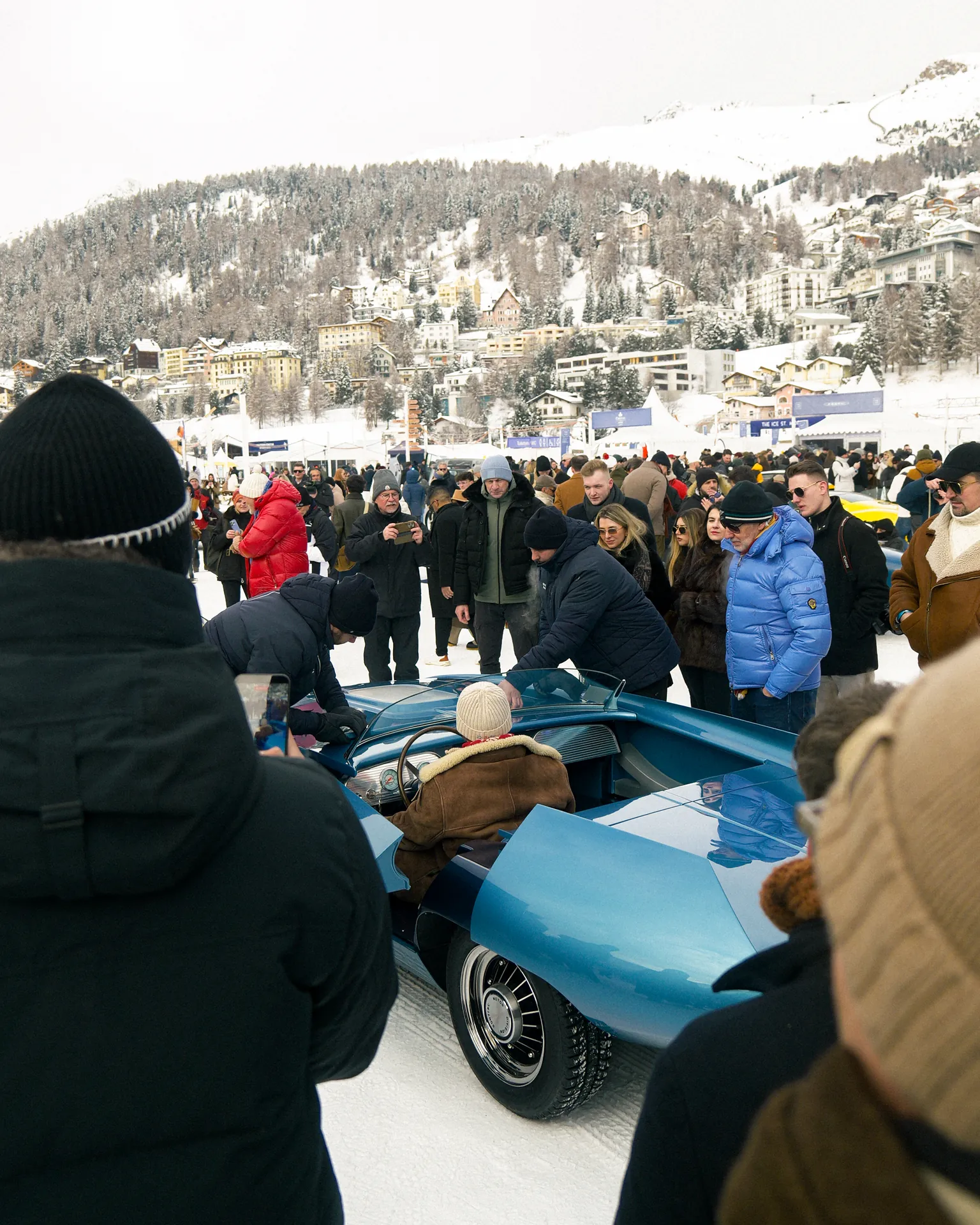 An elegant alpine gathering